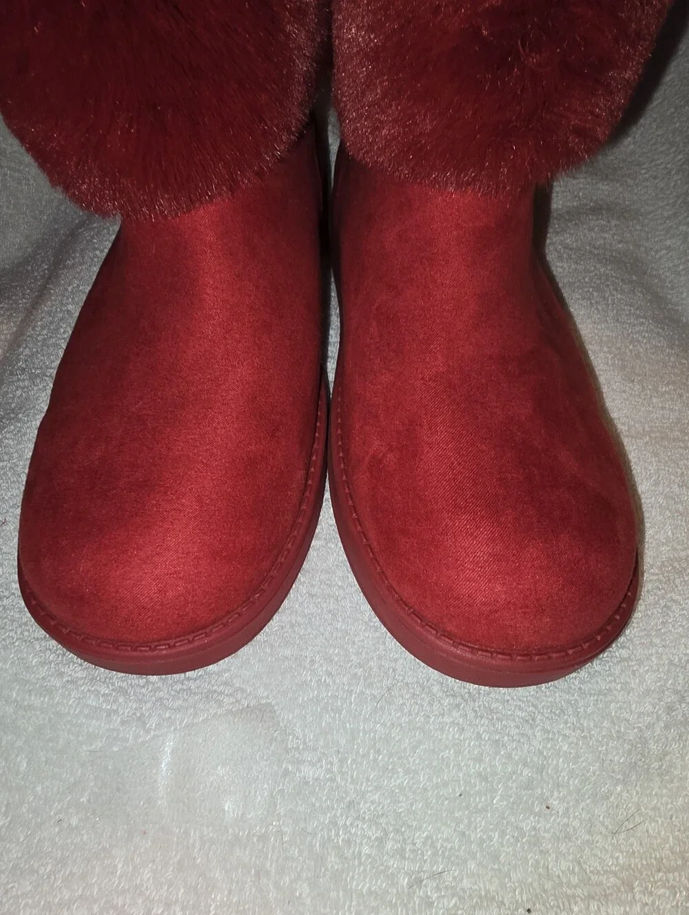 GBG Los Angeles Aleya Red Faux Fur Suede Winter Boots Size 9 NWOT